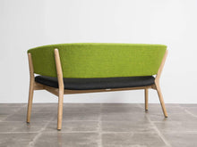 画像をギャラリービューアに読み込む, ナナディッツェルのソファND82の後ろ姿