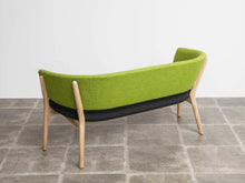 画像をギャラリービューアに読み込む, ナナディッツェルのソファND82の後ろ姿