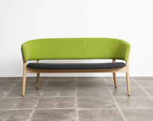 画像をギャラリービューアに読み込む, ナナディッツェルのソファND82の正面