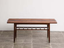 画像をギャラリービューアに読み込む, デンマークデザインのテーブル正面