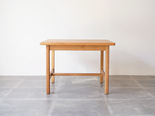 画像をギャラリービューアに読み込む, Børge Mogensen(ボーエ・モーエンセン)のオーク無垢材の正方形テーブルの正面