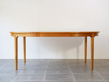 画像をギャラリービューアに読み込む, Hans J.Wegner Table