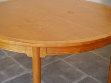 画像をギャラリービューアに読み込む, Hans J.Wegner Table