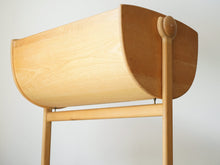 画像をギャラリービューアに読み込む, Nanna Ditzel(ナナ・ディッツェル)のゆりかごLuluをしたから見た丸み