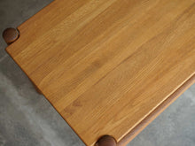 画像をギャラリービューアに読み込む, Hans J. Wegner(ハンスJウェグナー)のAT50テーブルはオーク材