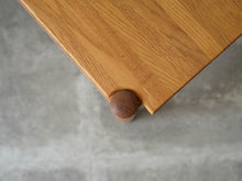 画像をギャラリービューアに読み込む, Hans J. Wegner(ハンスJウェグナー)のAT50テーブルのフレームと天板