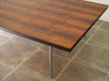 画像をギャラリービューアに読み込む, ローズウッドのローテーブルにスチールの脚