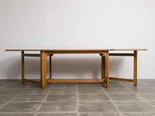 画像をギャラリービューアに読み込む, モーエンセンのダイニングテーブル真横