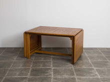 画像をギャラリービューアに読み込む, モーエンセンのダイニングテーブル畳んだ様子