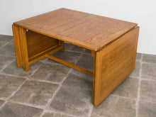 画像をギャラリービューアに読み込む, モーエンセンのダイニングテーブル