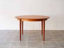 画像をギャラリービューアに読み込む, 北欧テーブルの延伸した天板を真横から