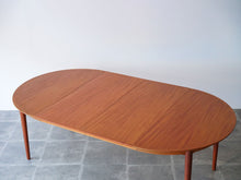 画像をギャラリービューアに読み込む, 北欧テーブルの延伸した天板を斜めから