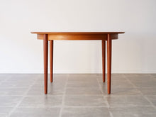 画像をギャラリービューアに読み込む, 北欧テーブルの延伸した天板を水平に真横から