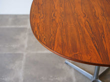 画像をギャラリービューアに読み込む, 北欧デザイナーのテーブルの天板アップ