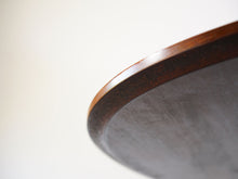 画像をギャラリービューアに読み込む, 北欧デザイナーのテーブルの天板下から