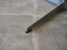 画像をギャラリービューアに読み込む, 北欧デザイナーのテーブルの脚先