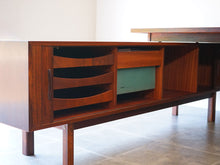 画像をギャラリービューアに読み込む, アルネ・ヴォッダーのサイドボード左側扉なし