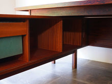 画像をギャラリービューアに読み込む, アルネ・ヴォッダーのサイドボード右側扉なし