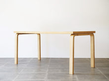 画像をギャラリービューアに読み込む, アルヴァ・アアルトのテーブル全体図アップ水平