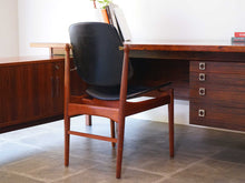 画像をギャラリービューアに読み込む, アルネ・ヴォッダーの椅子の使用イメージ