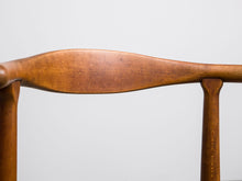 画像をギャラリービューアに読み込む, ハンスJウェグナーのFH1934の背もたれ