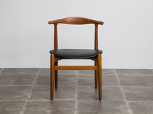 画像をギャラリービューアに読み込む, ハンスJウェグナーのFH1934の正面