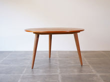 画像をギャラリービューアに読み込む, ハンスJウェグナーのテーブルAT8