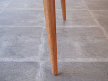 画像をギャラリービューアに読み込む, ハンスJウェグナーのテーブルAT8脚