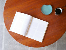 画像をギャラリービューアに読み込む, ハンスJウェグナーのテーブルAT8と雑貨