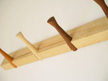 画像をギャラリービューアに読み込む, Thomas E. Alkenのコートラック pp961の木製のフック