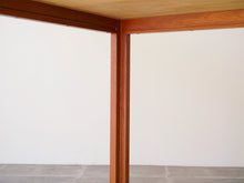 画像をギャラリービューアに読み込む, Christian Hvidt(クリスチャン・ヴィッツ)のダイニングテーブルの裏面と脚