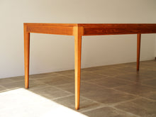 画像をギャラリービューアに読み込む, Finn Juhl Table