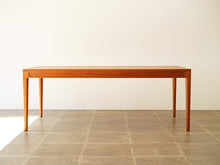 画像をギャラリービューアに読み込む, Finn Juhl Table