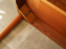 画像をギャラリービューアに読み込む, Finn Juhl Table