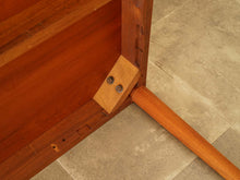 画像をギャラリービューアに読み込む, Finn Juhl Table