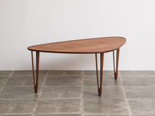 画像をギャラリービューアに読み込む, デンマークデザインの三角テーブル