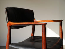 画像をギャラリービューアに読み込む, Ejner Larsen & Aksel Bender Madsen Chair