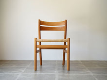 画像をギャラリービューアに読み込む, モーエンセンの椅子BM1の全体図を正面から