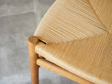 画像をギャラリービューアに読み込む, モーエンセンの椅子BM1の座面左前アップ