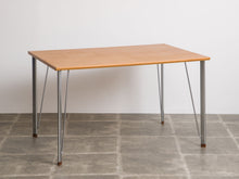 画像をギャラリービューアに読み込む, ヤコブセンのテーブル