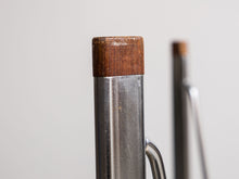 画像をギャラリービューアに読み込む, ヤコブセンのテーブルの脚先アップ