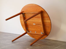 画像をギャラリービューアに読み込む, チェリー無垢材のダイニングテーブルの裏面