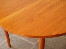 画像をギャラリービューアに読み込む, チェリー無垢材のダイニングテーブルの天板拡大
