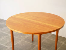 画像をギャラリービューアに読み込む, チェリー無垢材のダイニングテーブルの天板