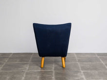 画像をギャラリービューアに読み込む, デンマークデザインのラウンジチェア真後ろ