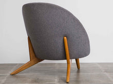 画像をギャラリービューアに読み込む, 北欧スウェーデンの1人用ソファの背面