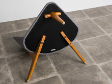 画像をギャラリービューアに読み込む, 北欧スウェーデンの1人用ソファの裏面