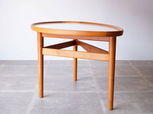 画像をギャラリービューアに読み込む, フィン・ユールのコーヒーテーブル側面