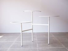 画像をギャラリービューアに読み込む, コンスタンティン・グルチッチのテーブル真横