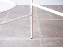 画像をギャラリービューアに読み込む, コンスタンティン・グルチッチのテーブル脚